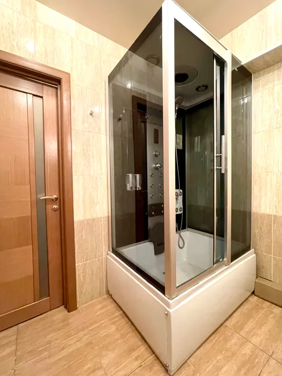 Видовые трёхкомнатные апартаменты на Набережной