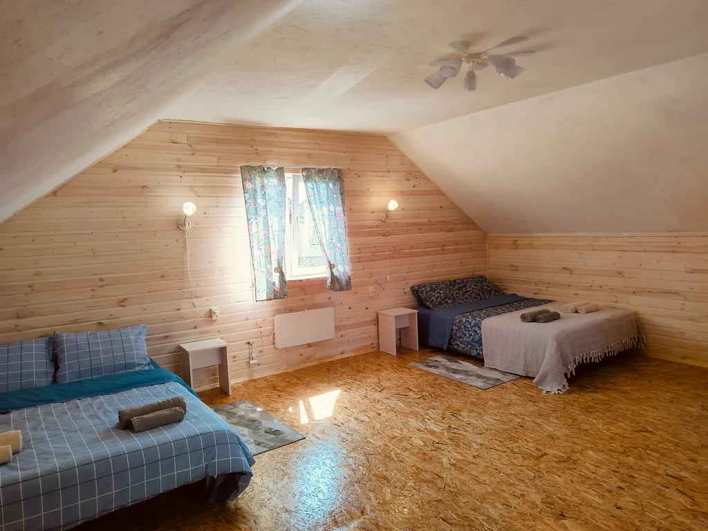 Новый дом  около леса