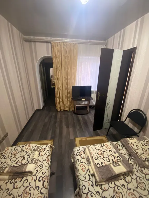 Двухкомнатный номер с хорошими условиями в шаговой доступности от моря