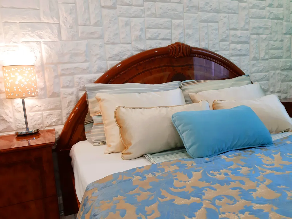 Эксклюзивные евро-апартаменты с сауной на площади Революции