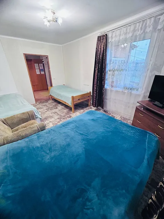 Теплый дом с двумя комнатами и кухней на компанию до 8 гостей