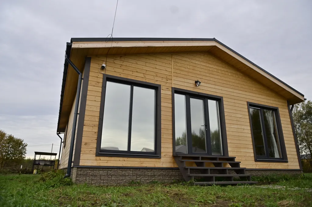 Коттедж Дом с баней на дровах, банным чаном и большой гостиной — аренда посуточно в Тверь