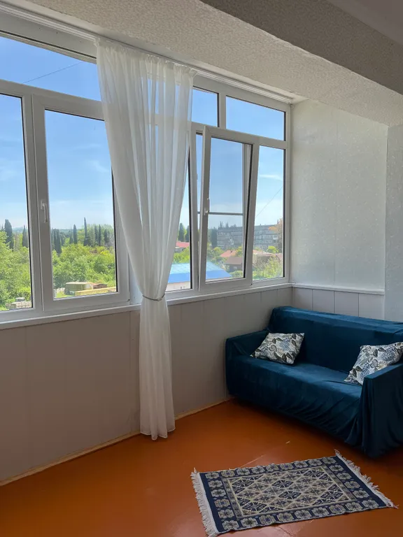 С видом на снежные горы, синее море, сосновой рощей 2 комн квартира