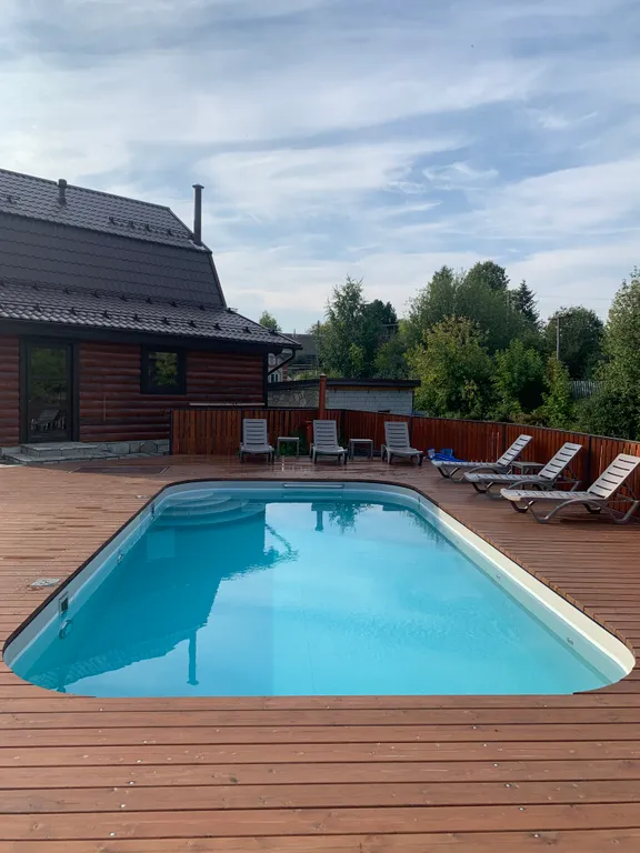 Аквамарин - гостевой комплекс с подогреваемым бассейном