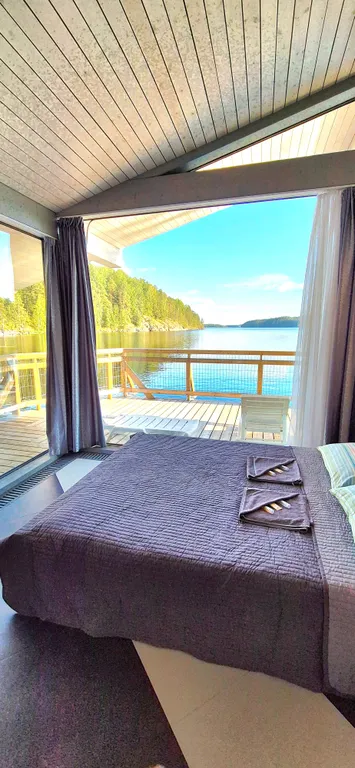 Раухала Стеклянный Коттедж на воде