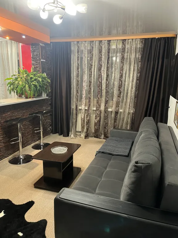 Уютная квартира-студия на втором этаже при въезде в город