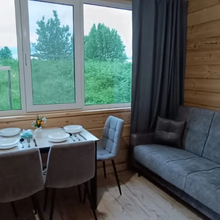 Дома для отдыха "Ипиней" С видами на домашние вулканы, город и Бухту