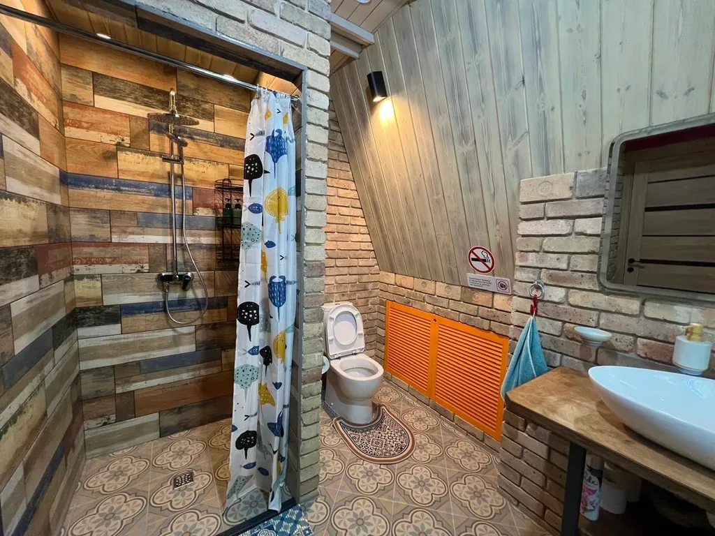 Уютный дом в лесном массиве недалеко от реки