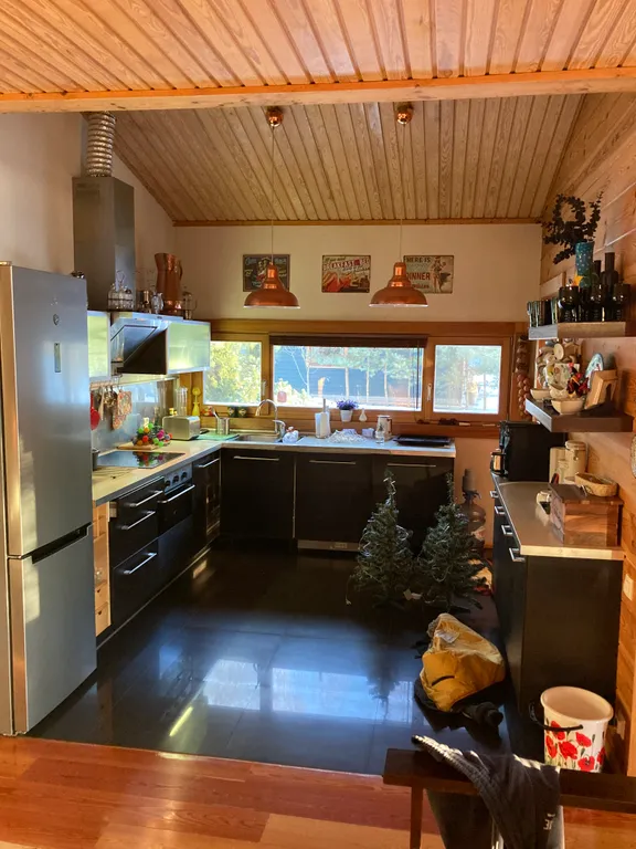 Коттедж золотые пески