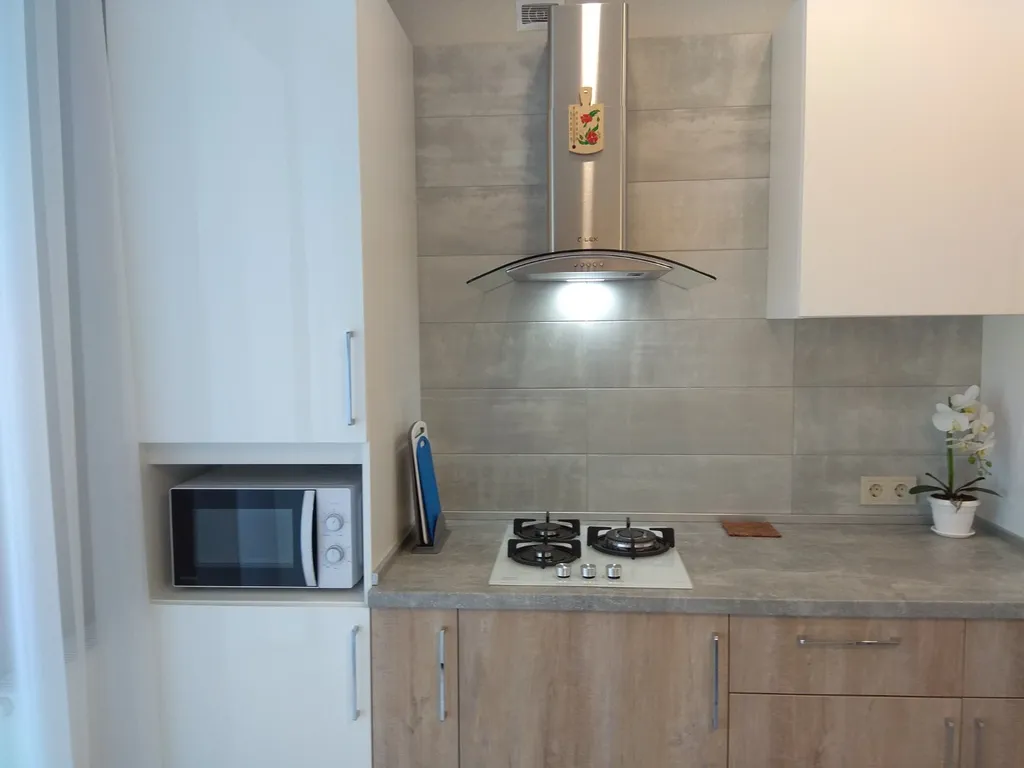 Новая квартира у Нахимовского училища