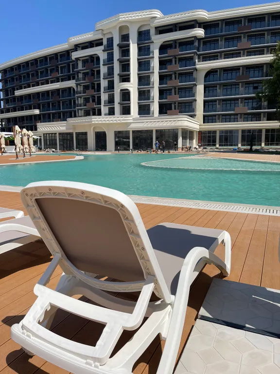 Премиум апартамент на первой береговой линии с бассейном