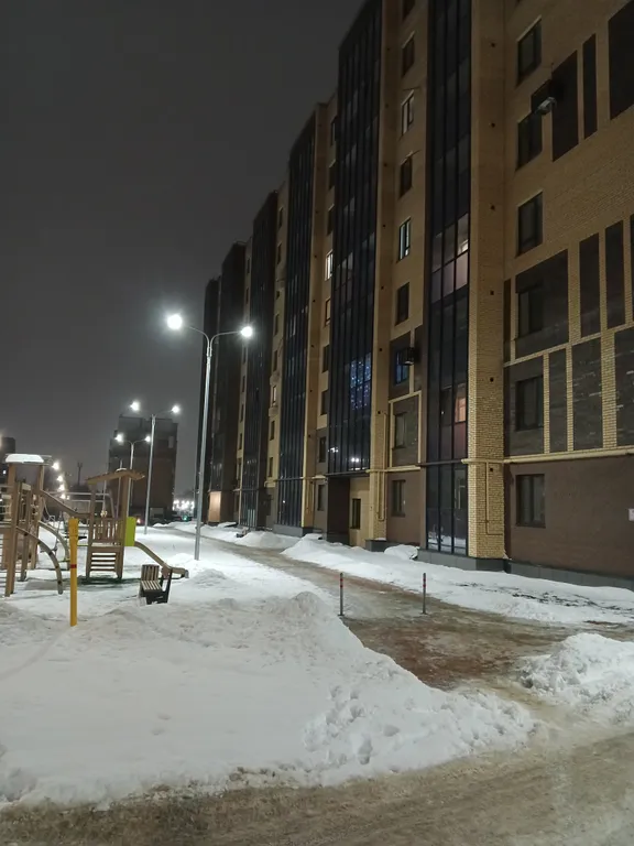 Современная квартира с большой парковкой для авто