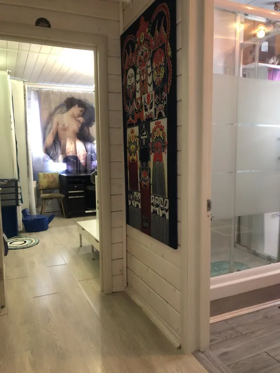 Квартира Красивая комната на втором этаже деревянного дома — аренда посуточно в Пушкино