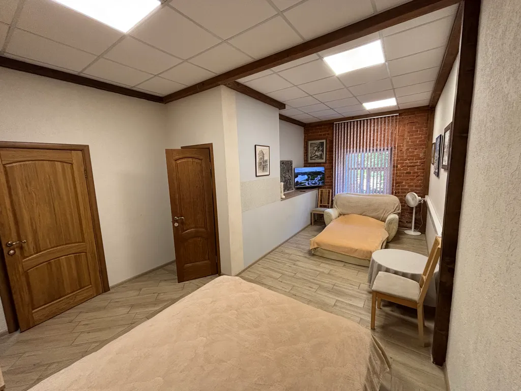 Дом у Кремля в сердце Рубленого города, квартира с паркингом во дворе