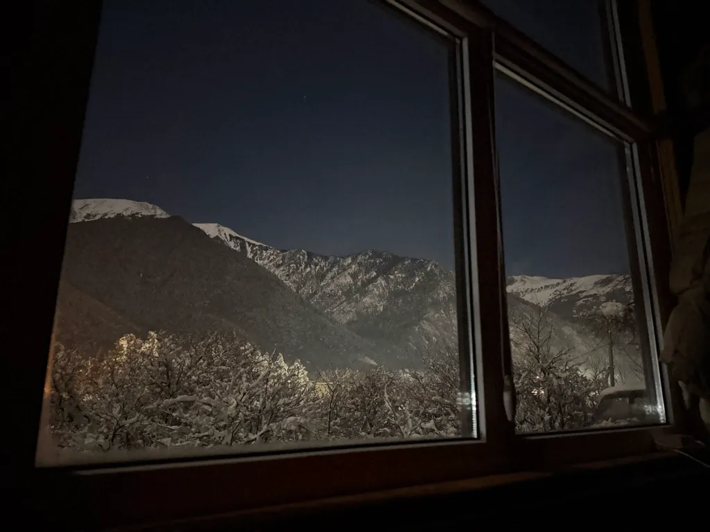 Уютные домики с видом на горы SAFAR