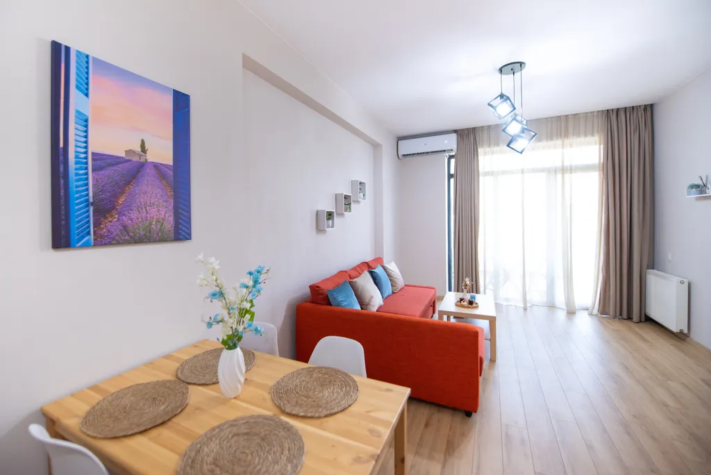 Светлая квартира с видом на город и Мтацминду