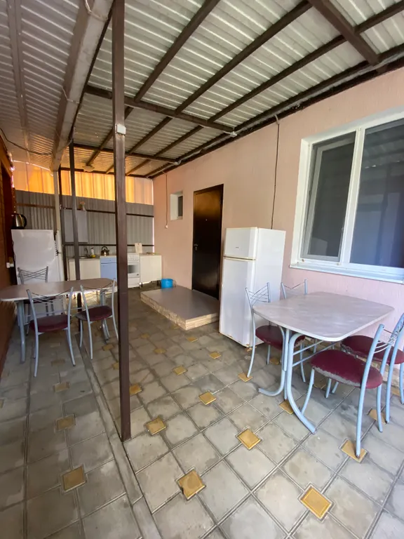 Комната в частном доме с отдельной кухней