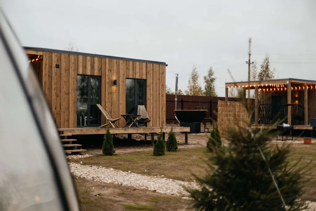 Коттедж Уютный глэмпинг для компании (6 отдельных домиков + территория) — Конаково