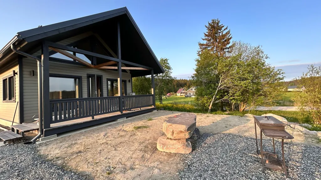 Дом с видом на озеро