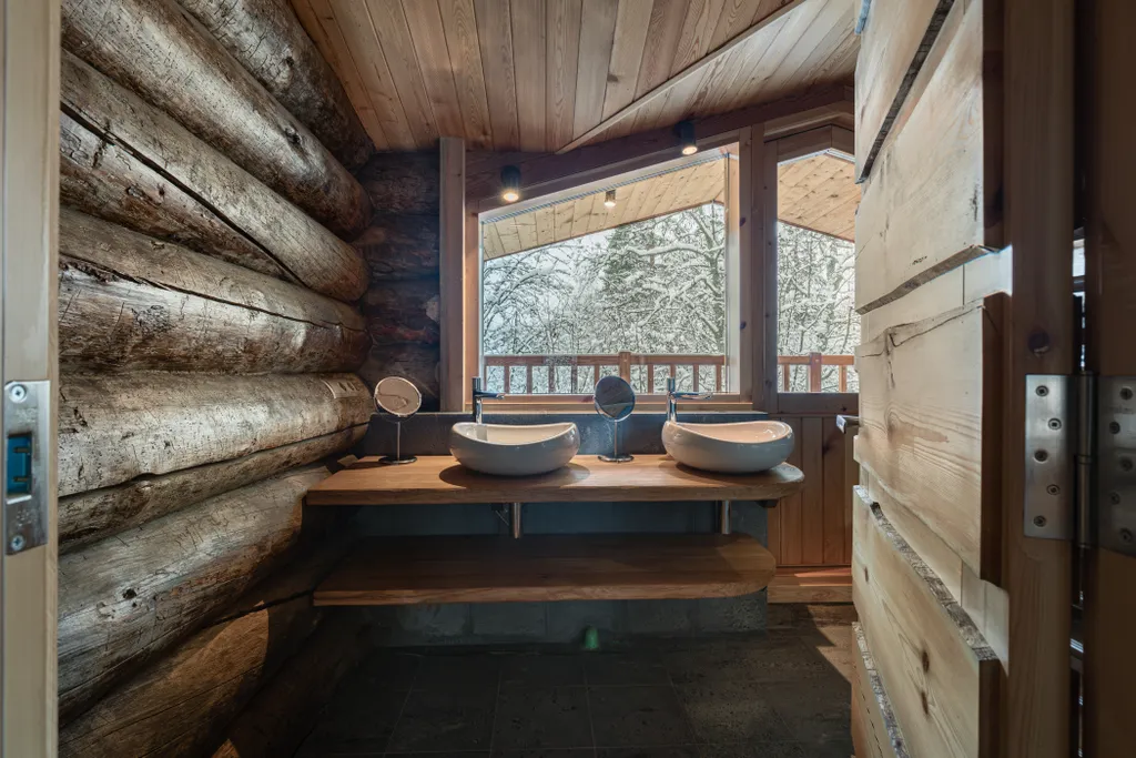 Дом из бревна kelo