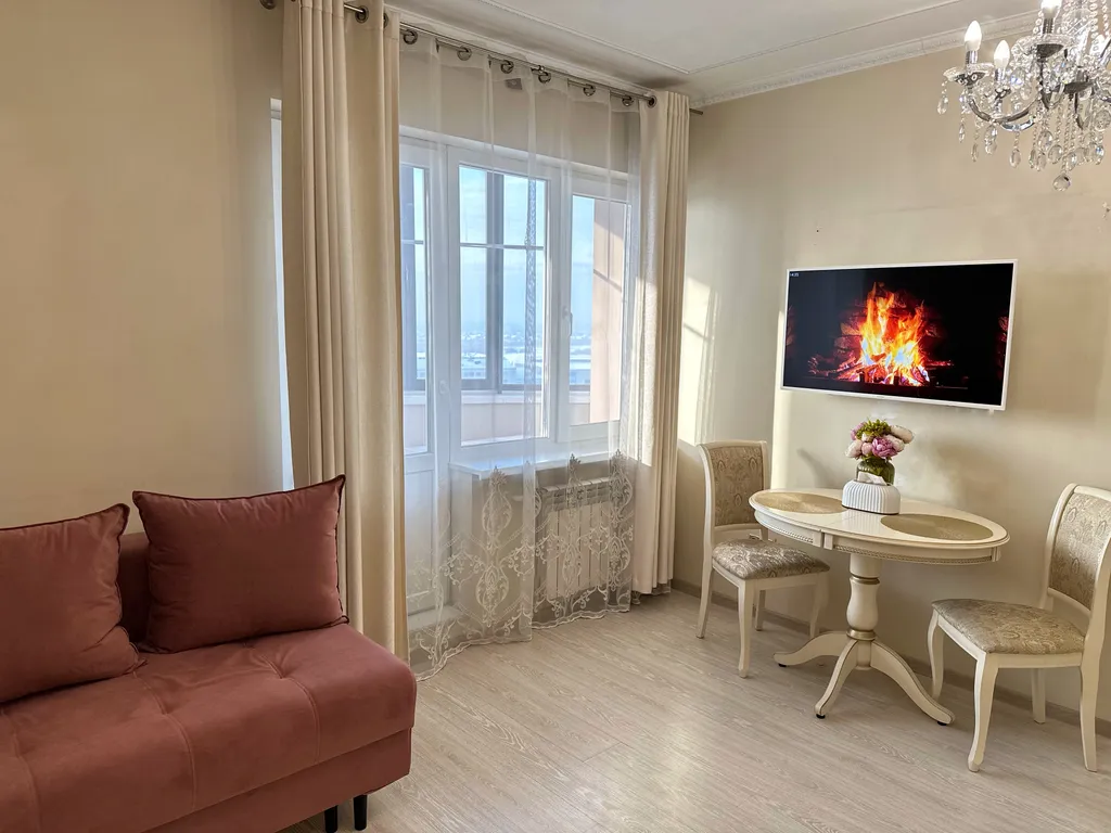 Дизайнерская студия с кондиционером в ЖК Крепость, центр города