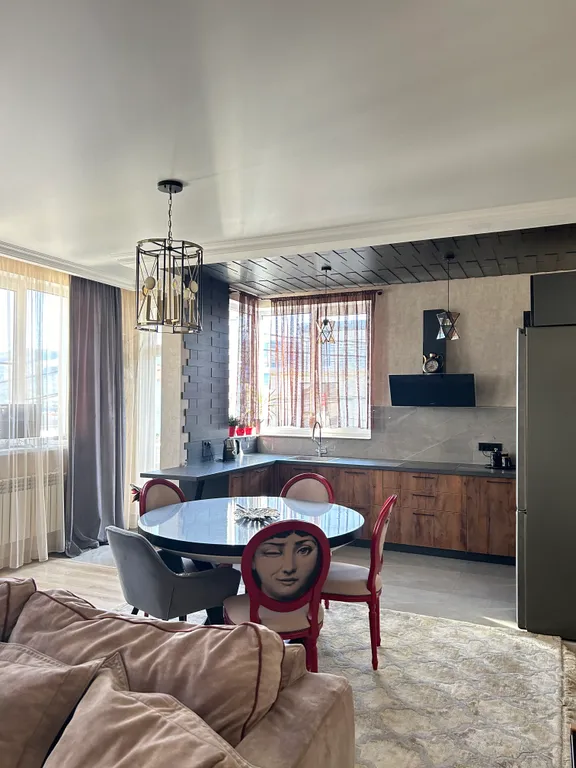 Уютный дом с шикарным видом на море и горы