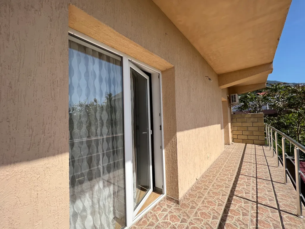 Дом с бассейном и баней