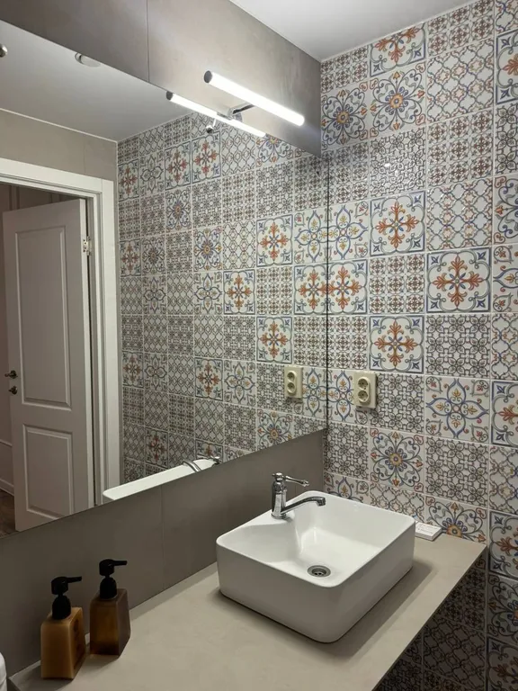 Гостевой номер с видом на озеро и Иверский монастырь