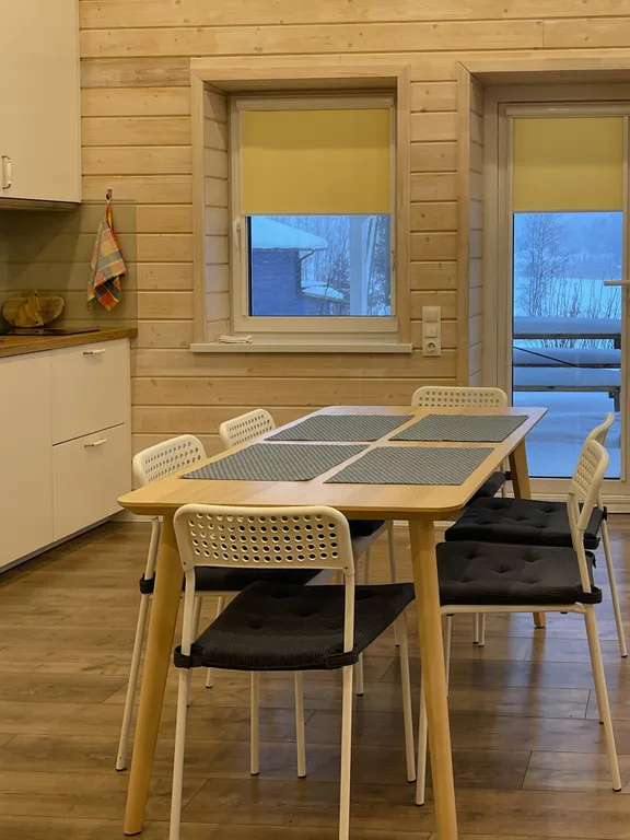 Уютный дом с видом на озеро