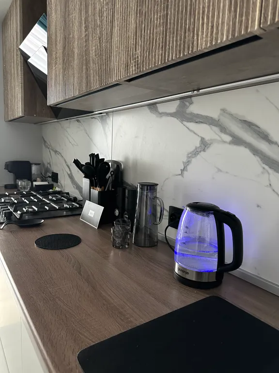 Комфортные апартаменты с видом на Дубовую рощу