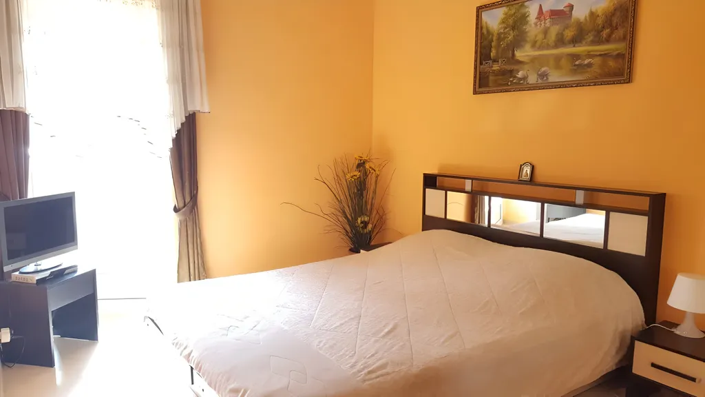 Трёхкомнатная квартира рядом с монастырем