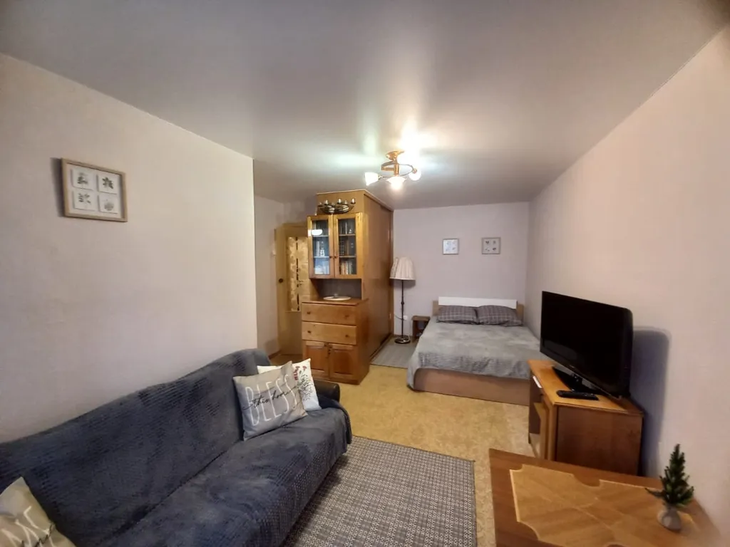 Квартира в доме у сквера