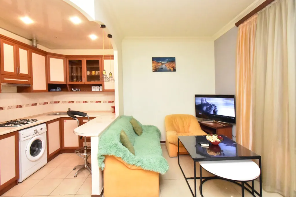 Квартира у площади Республики