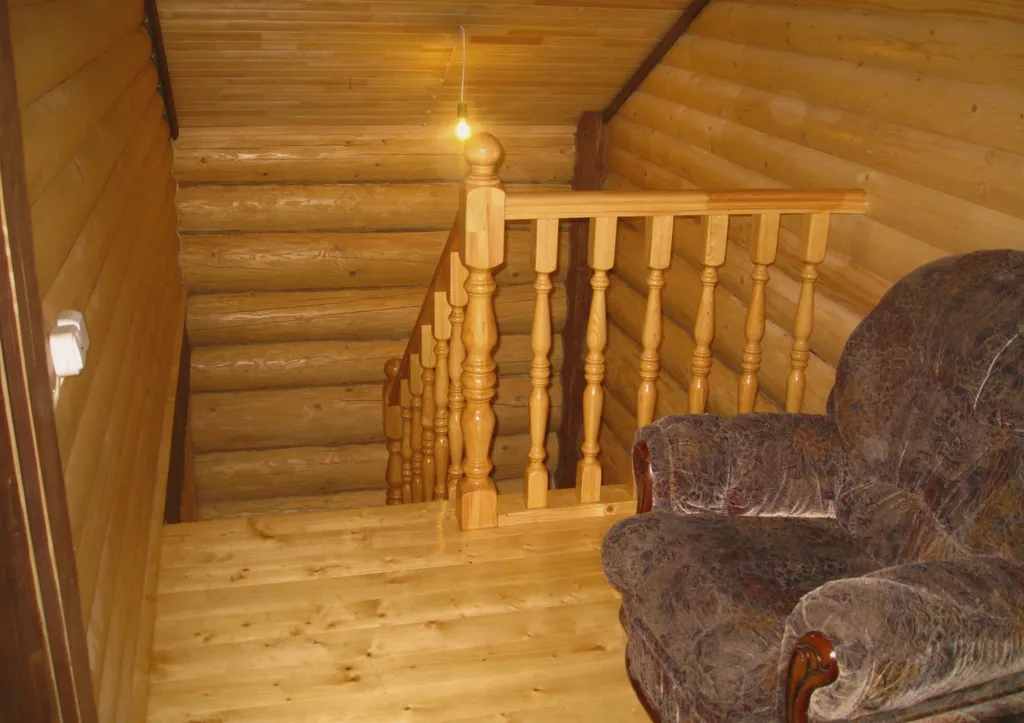 Бревенчатый коттедж на озере Селигер