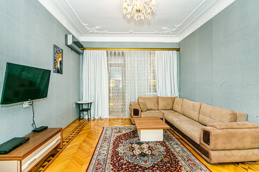 Boulevard apartment