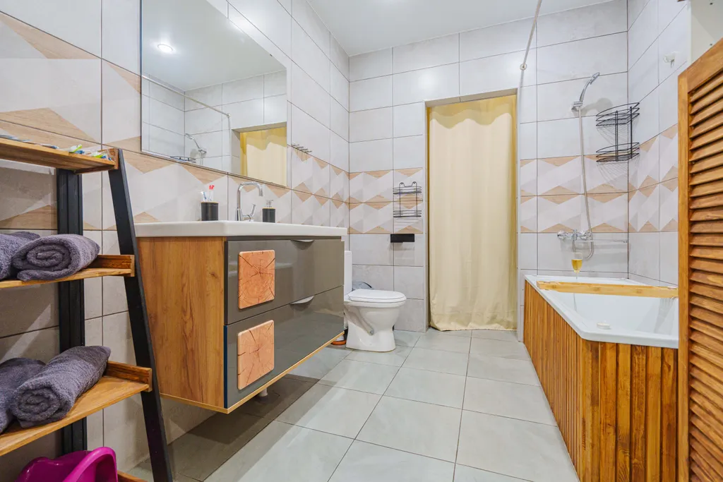 Дом с баней с выходом в лес