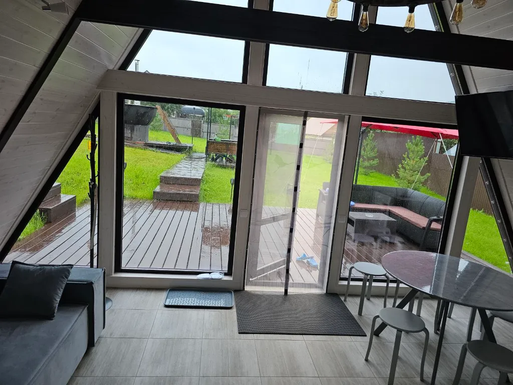 Шестиместный коттедж с изолированным участком 10 соток №2