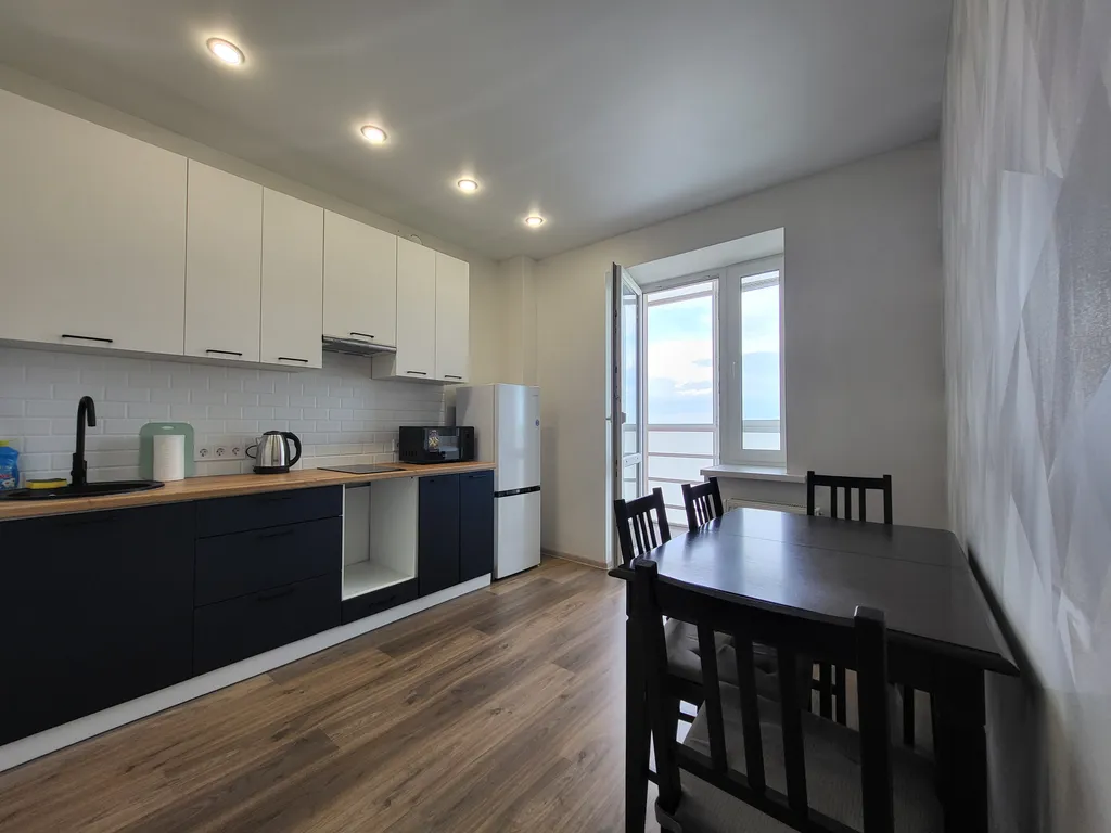 Атлантида на 13 этаже, с видом на реку и тайгу