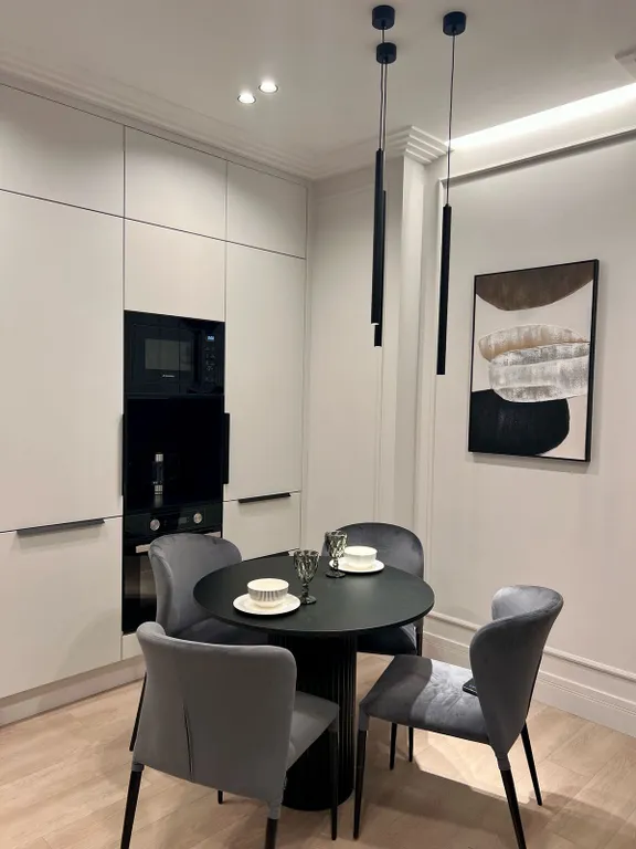 Респектабельный люкс с дизайнерским ремонтом на садовом кольце