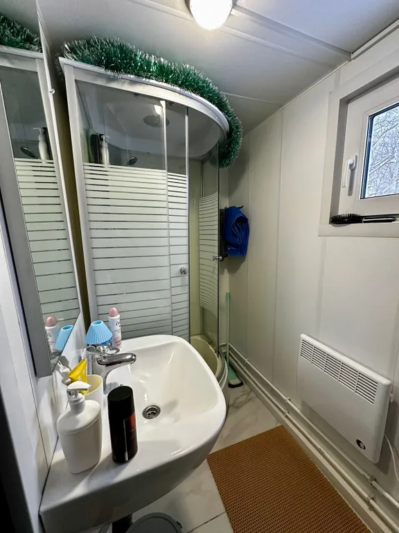 Чудо-дача, дом Капитан на берегу пруда