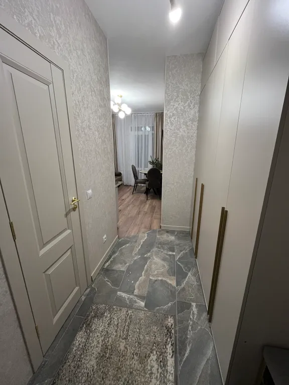 Видовая на озеро и город уютная квартира