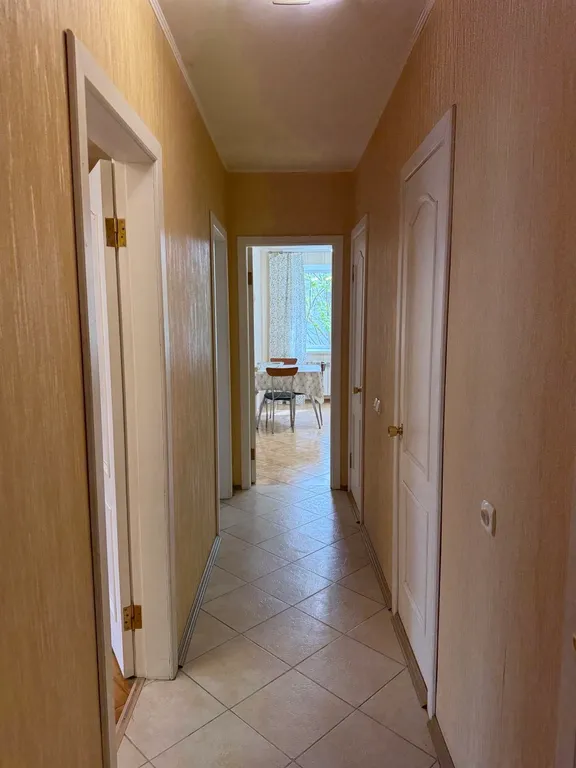 Трёхкомнатная квартира на Пл. Победы