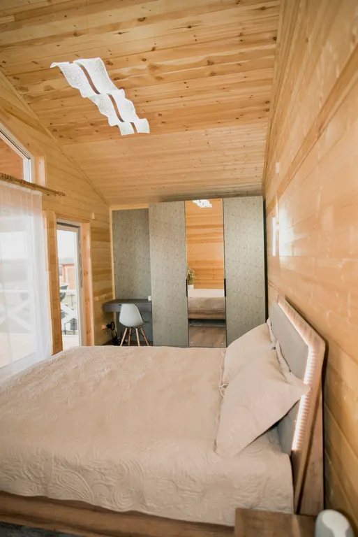 Дом и баня с чаном с видом на озеро