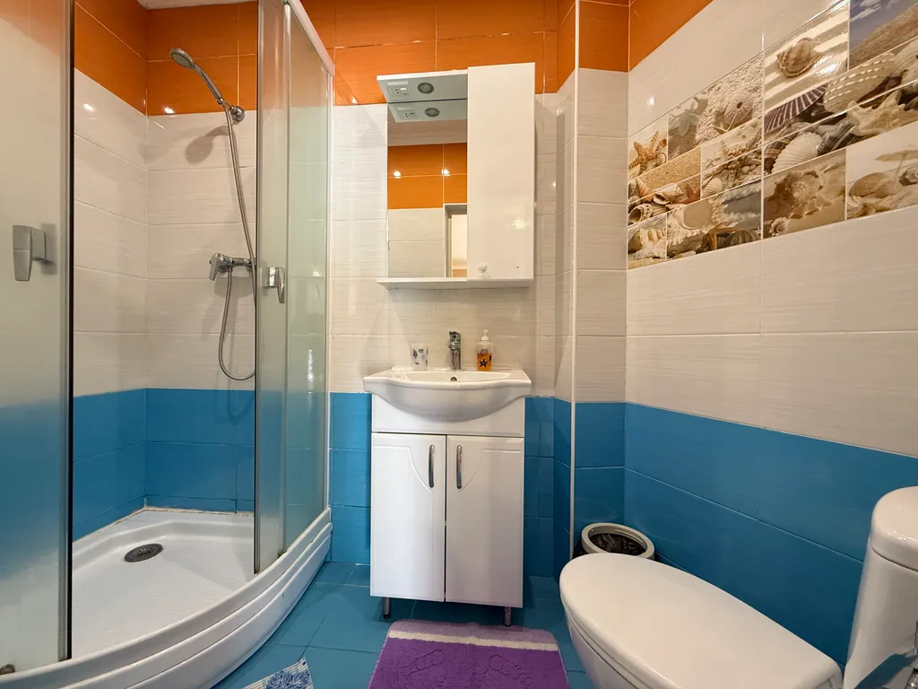 Студия с балконом зоной барбекю у моря