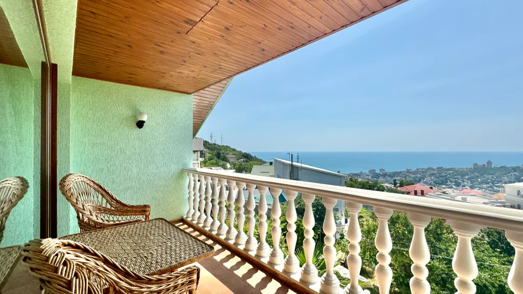 Дом с бассейном в Аутке