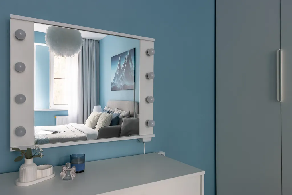 Дизайнерская квартира Облако с качелью на балконе и с видом на сосны