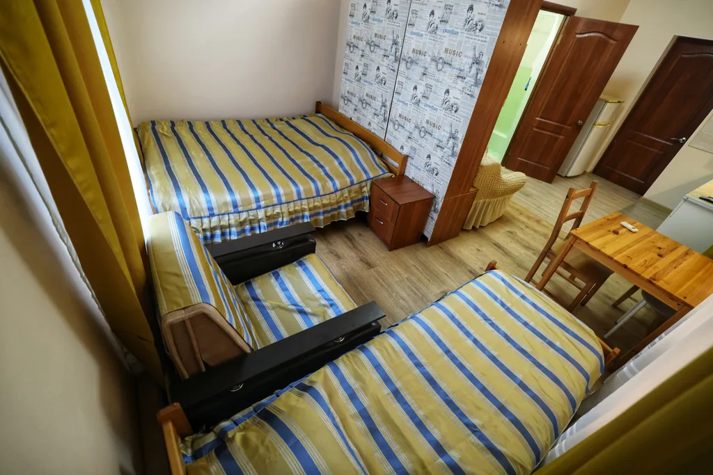 Квартира Квартира Трехместный номер с доп. местом без балкона с видом во двор с кухней — Лазаревское