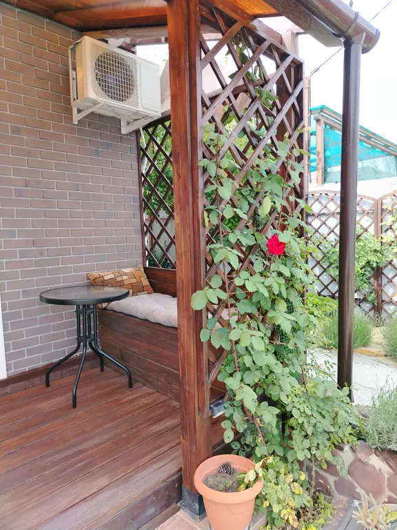 Квартира Комната с евроремонтом в новом коттедже, с отдельным двором и террасой — Геленджик