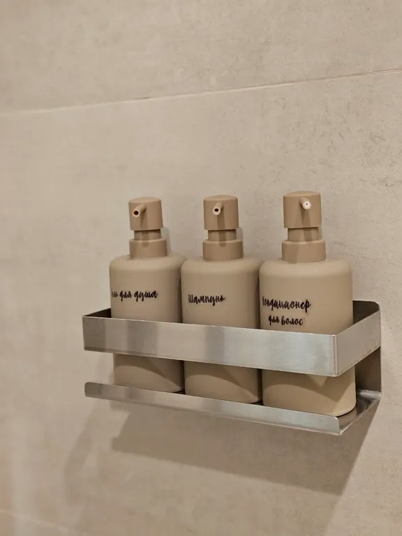 Вилла Nelli с видом на озеро и зоной барбекю среди каменной россыпи