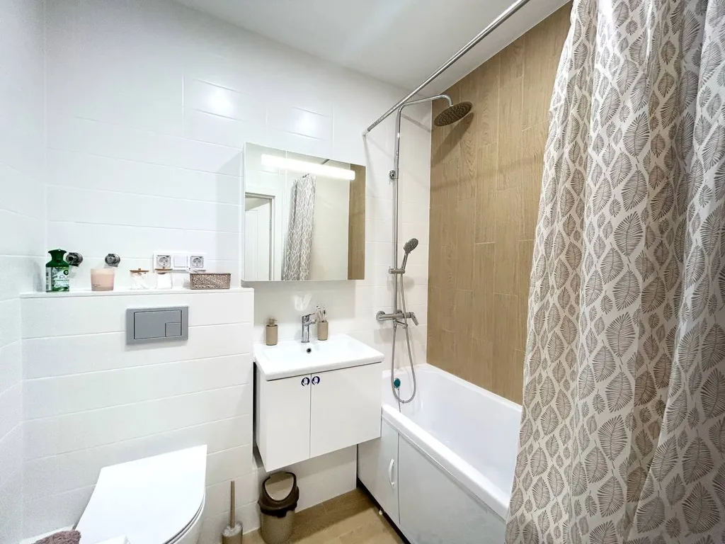 Современная евродушка у военной части